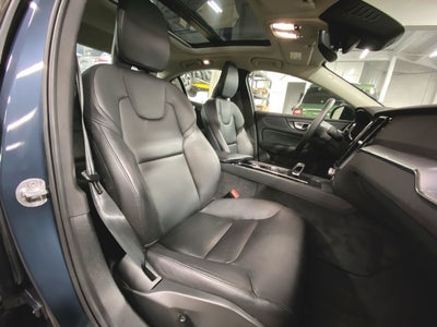 2024 Volvo S60 Core Dark Theme
