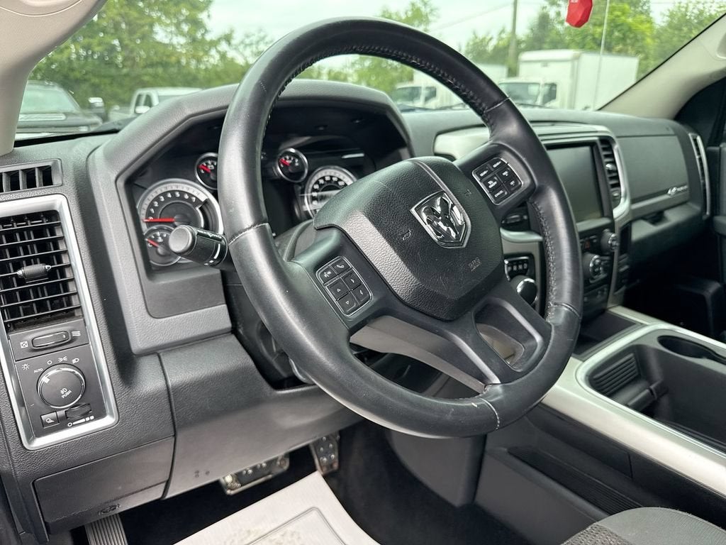 2017 RAM 1500 Big Horn Crew Cab 4x4 5'7" Box