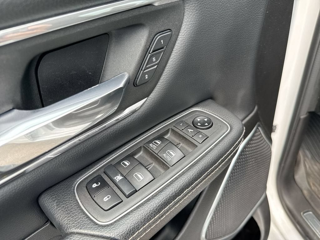 2021 RAM 1500 Laramie Crew Cab 4x4 5'7" Box