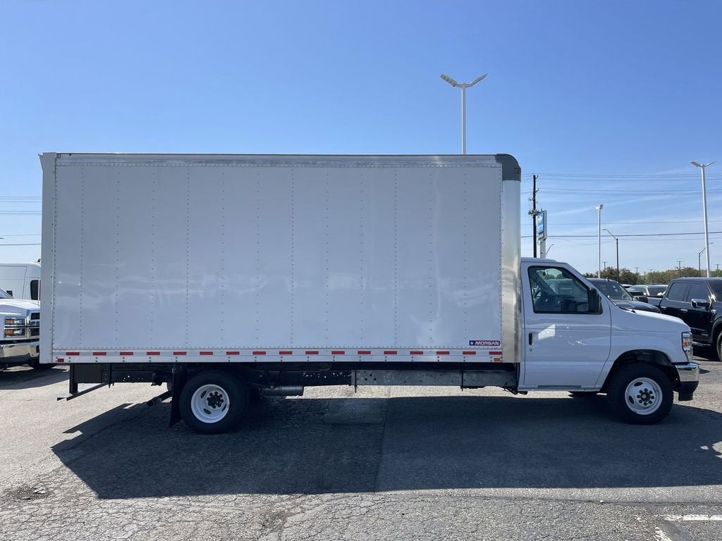 2026 Ford E-Series Cutaway E-450 DRW 158" WB