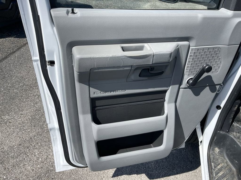 2026 Ford E-Series Cutaway E-450 DRW 158" WB