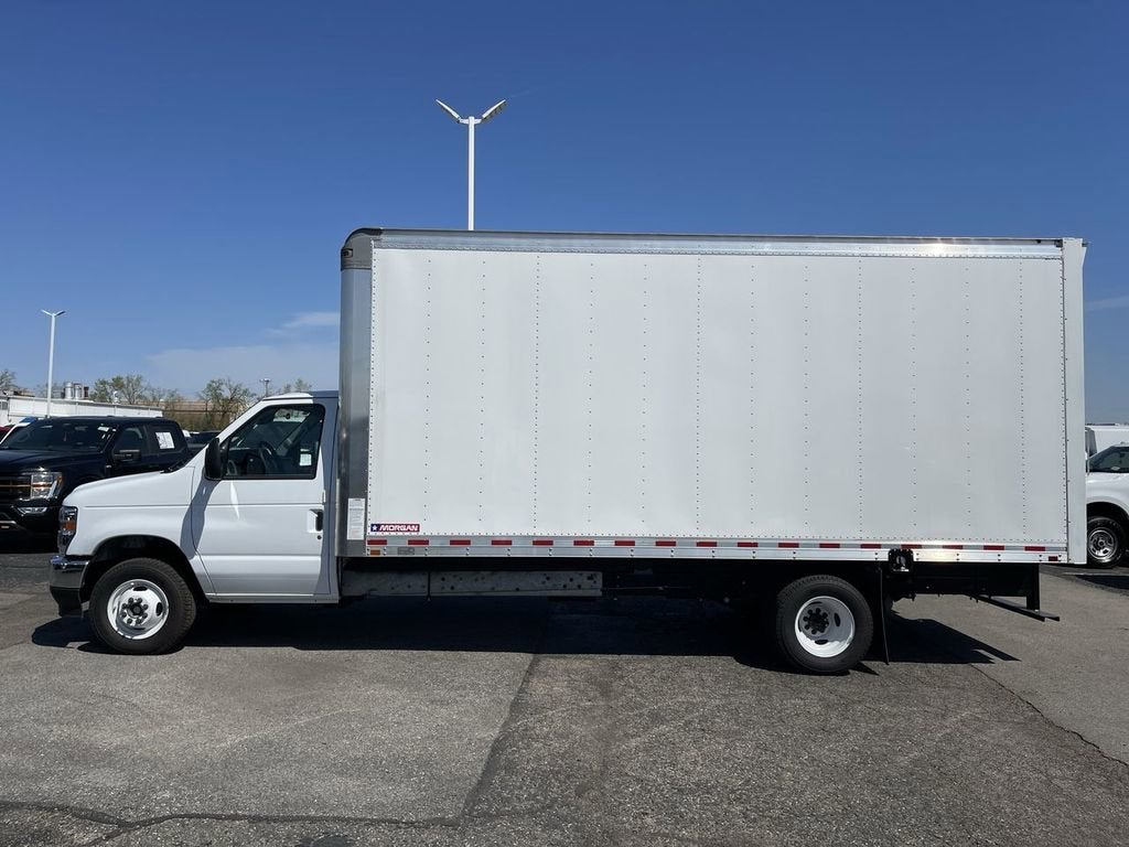 2026 Ford E-Series Cutaway E-450 DRW 158" WB