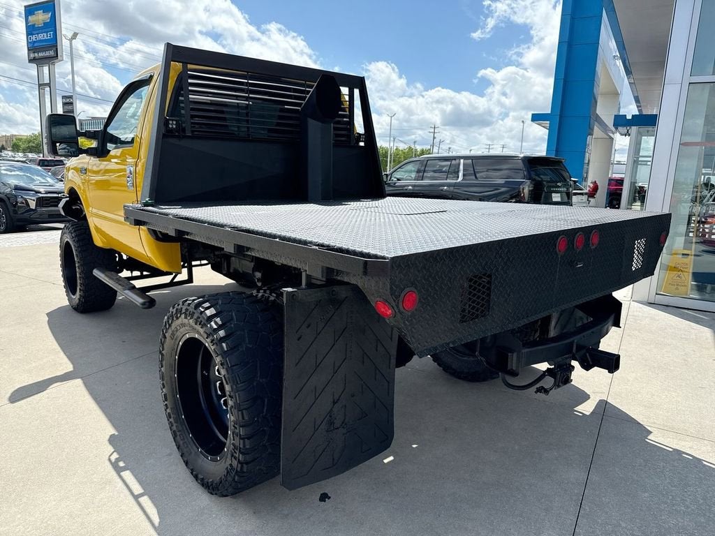 2004 Ford Super Duty F-350 SRW XL