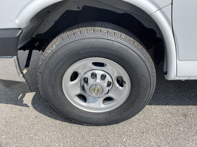 2025 Chevrolet Express Cutaway 3500 1WT