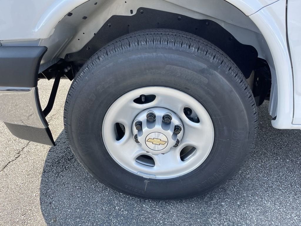 2025 Chevrolet Express Cutaway 3500 1WT