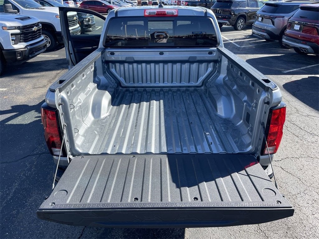 2025 Chevrolet Colorado WT/LT