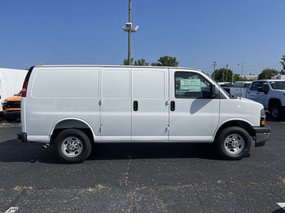 2025 Chevrolet Express Cargo WT