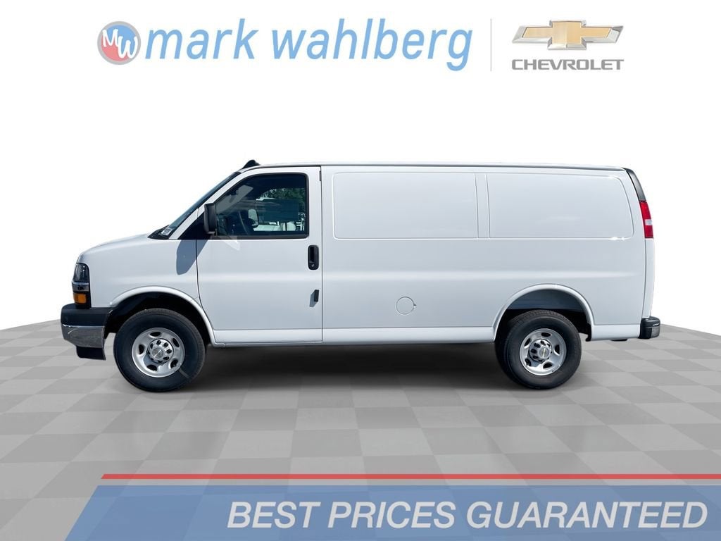2025 Chevrolet Express Cargo WT