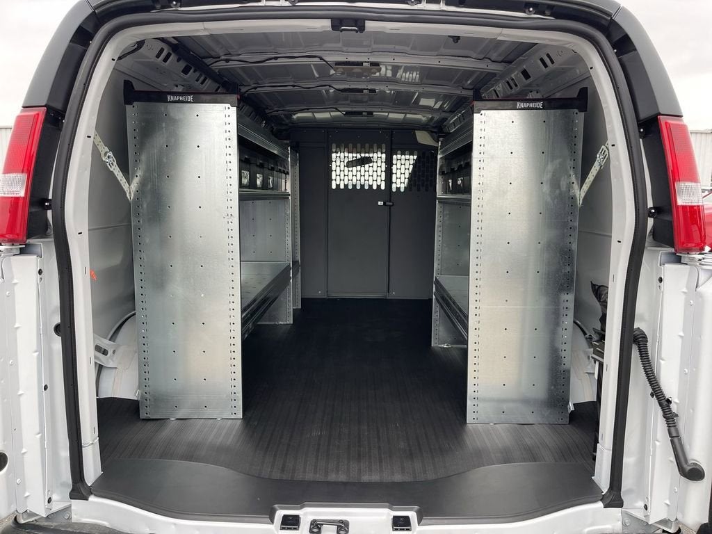 2025 Chevrolet Express Cargo WT