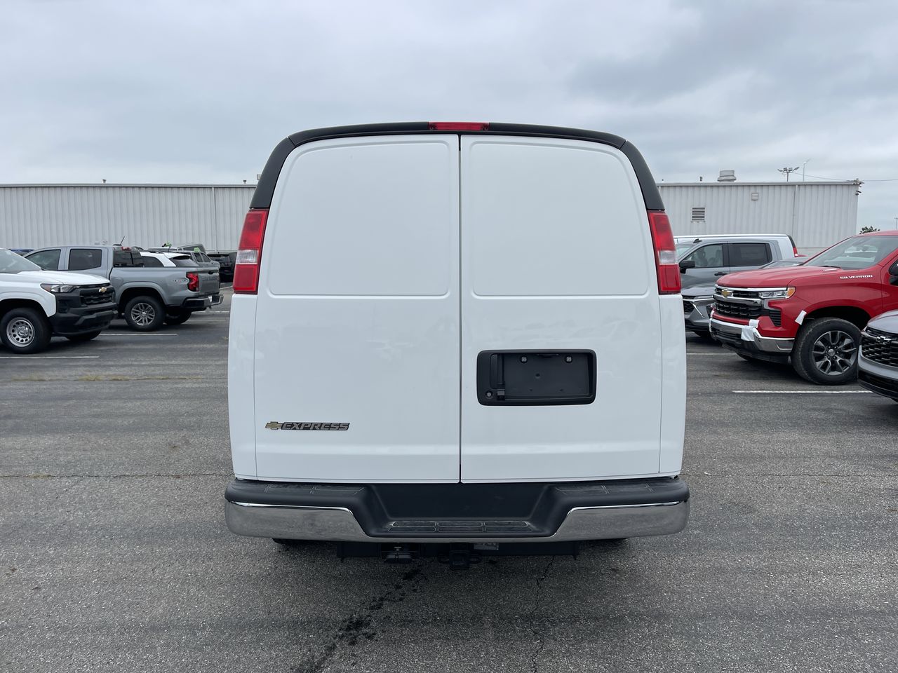 2025 Chevrolet Express Cargo WT