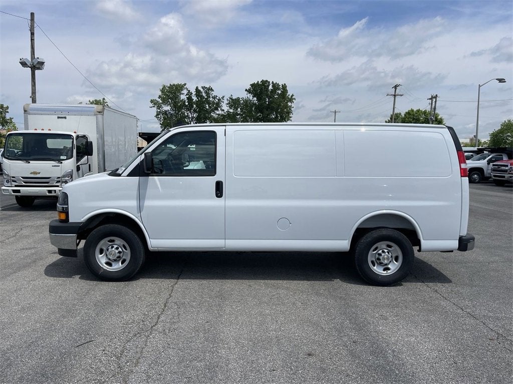 2025 Chevrolet Express Cargo 2500 WT