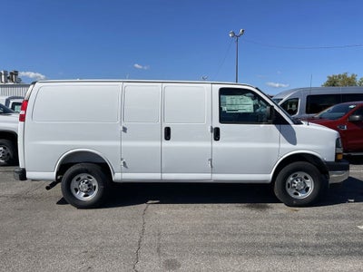 2025 Chevrolet Express Cargo WT