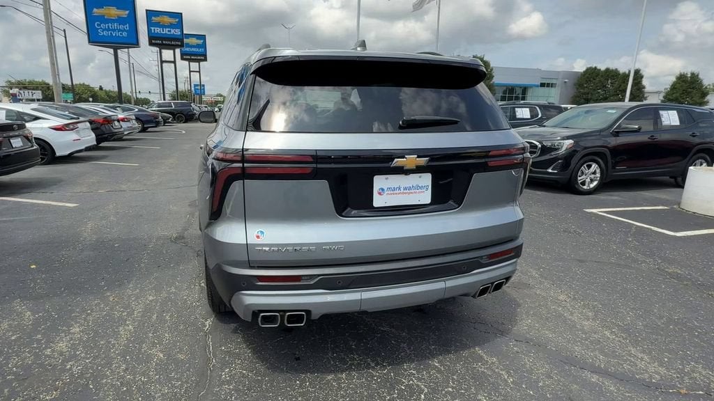 2025 Chevrolet Traverse LT