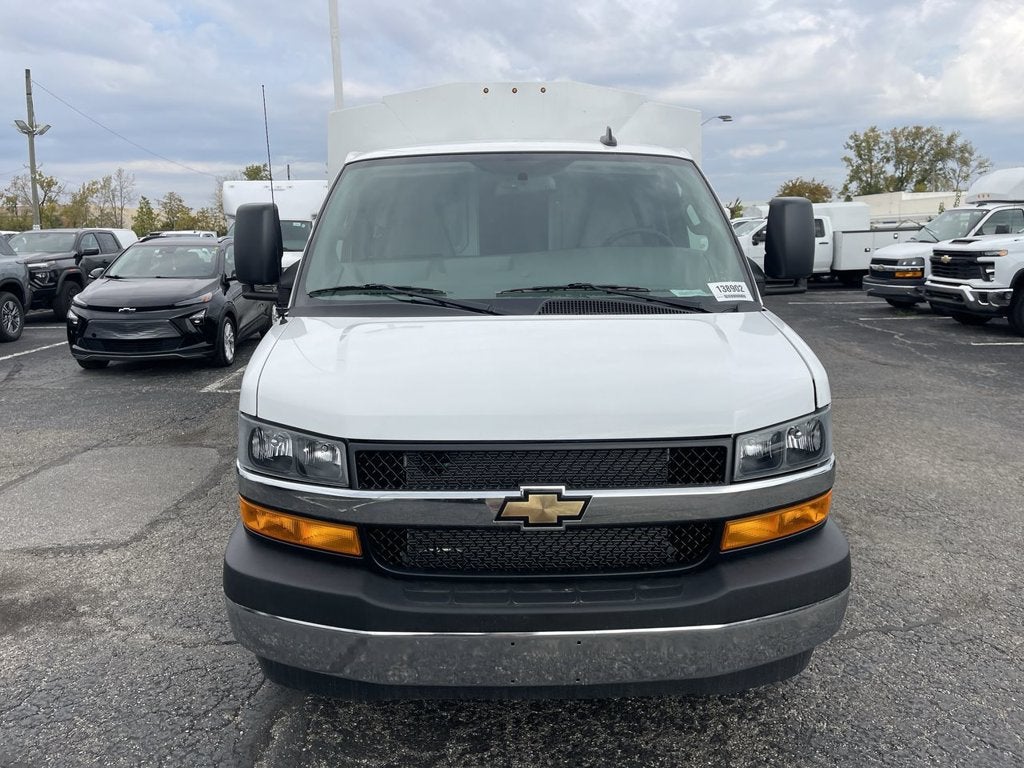 2026 Chevrolet Express Cutaway 3500 1WT