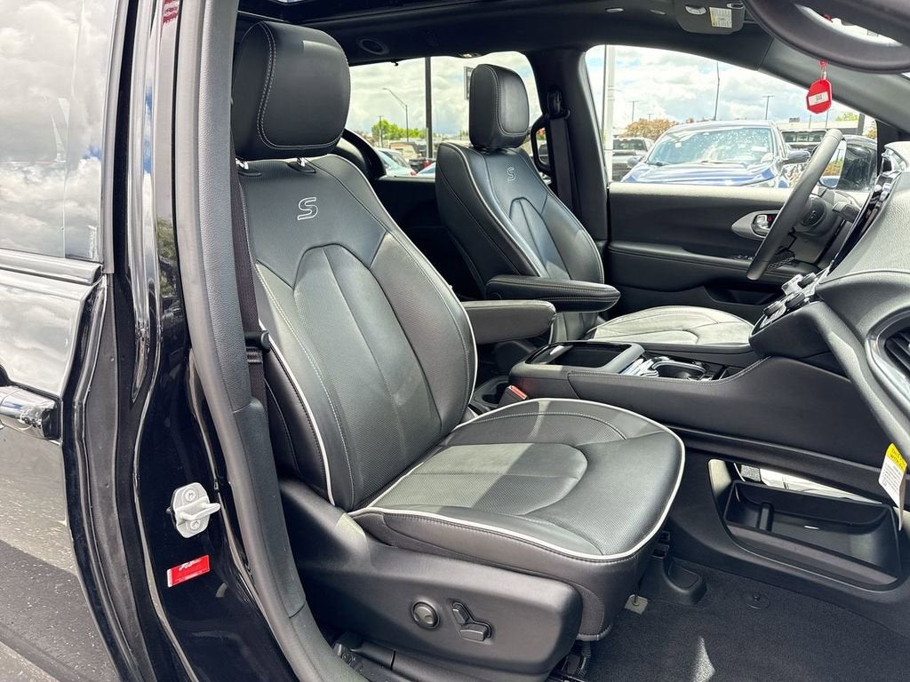 2025 Chrysler Pacifica Limited