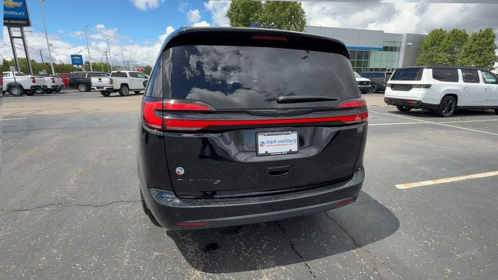 2025 Chrysler Pacifica Limited