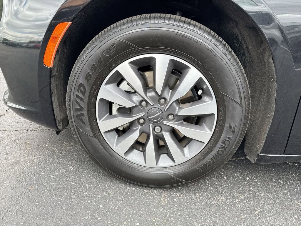 2024 Chrysler Pacifica Hybrid Select