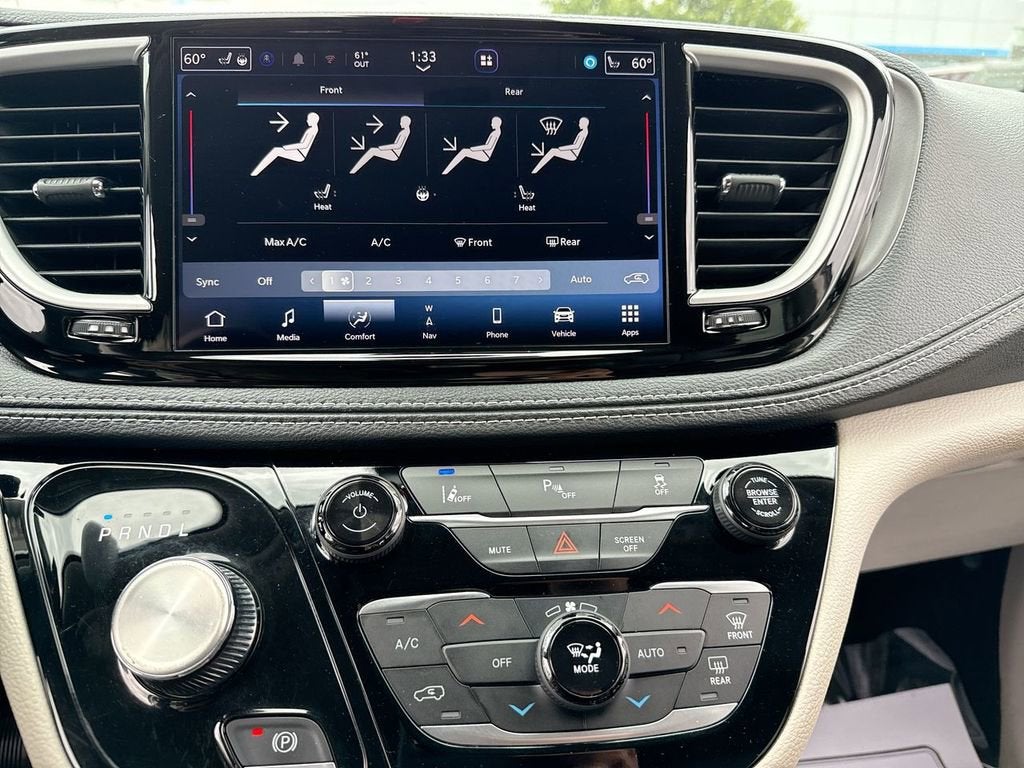 2024 Chrysler Pacifica Hybrid Select