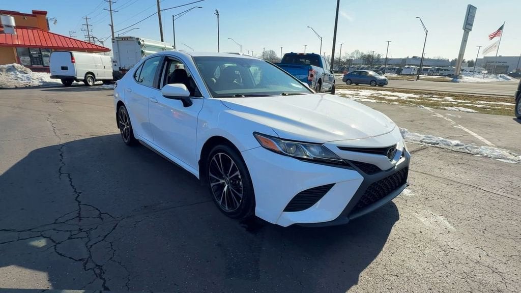 2020 Toyota Camry SE