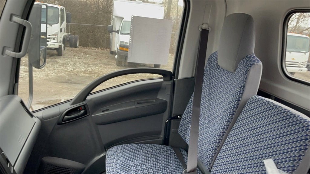 2024 Chevrolet Low Cab Forward 5500 XG 2WD Reg Cab 176