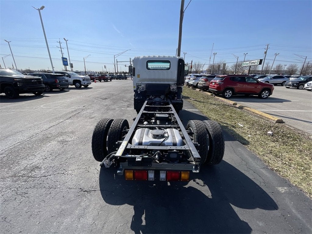 2024 Chevrolet Low Cab Forward 5500 XG 5500