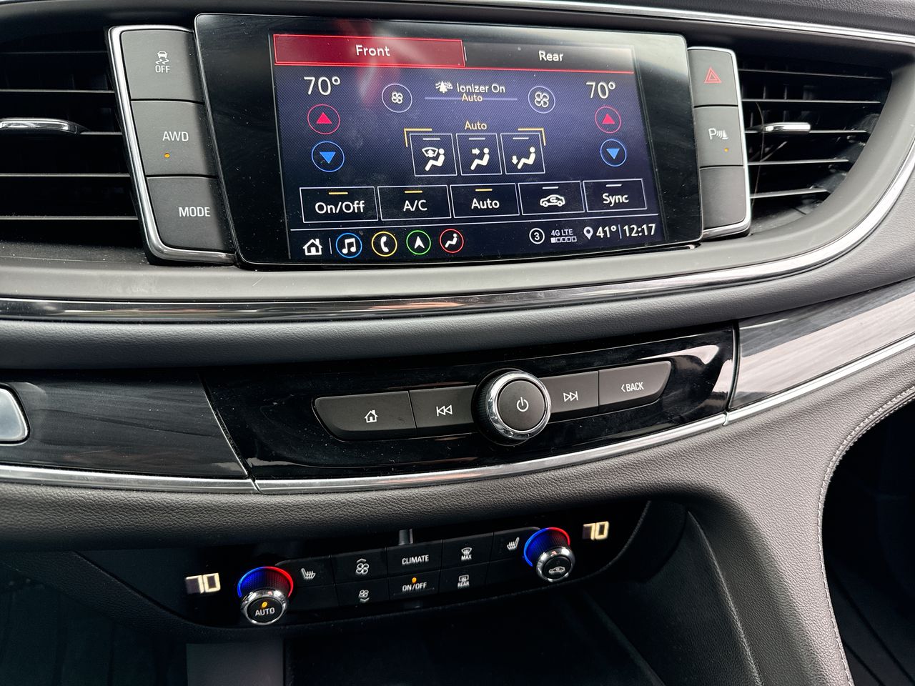 2020 Buick Enclave Essence