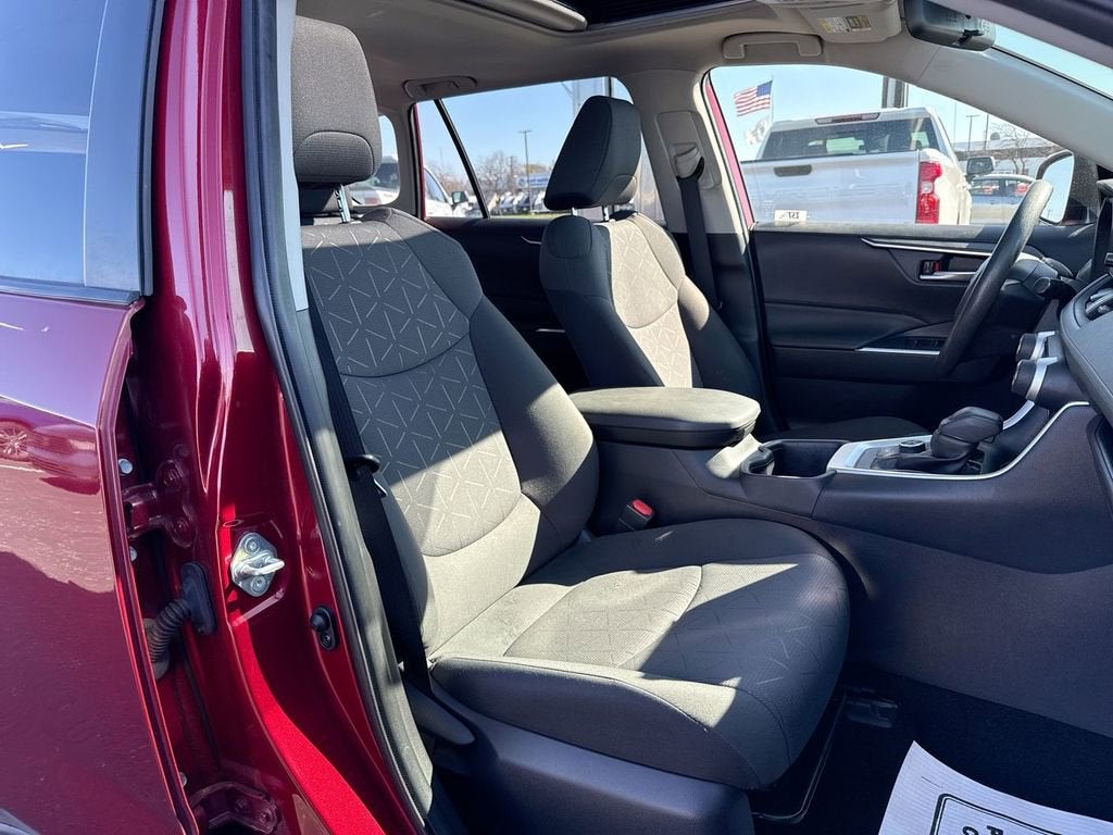 2022 Toyota RAV4 Hybrid XLE