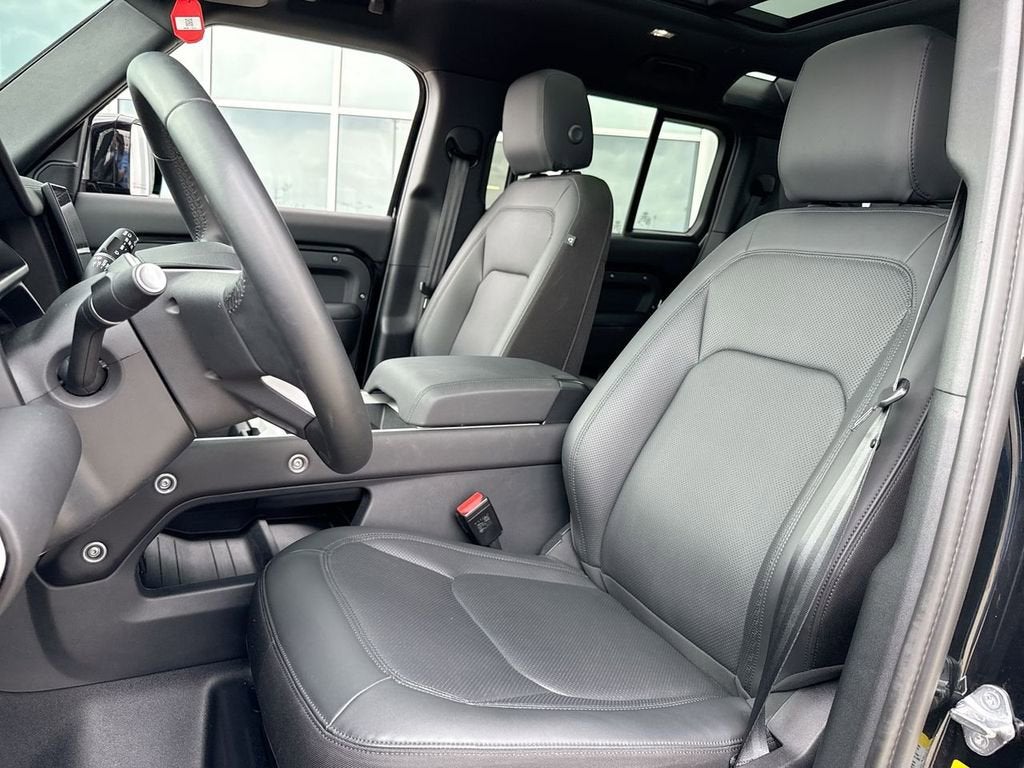 2025 Land Rover Defender S