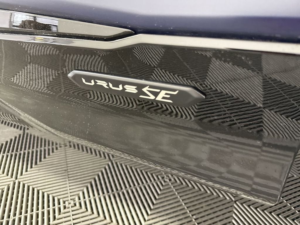 2025 Lamborghini Urus SE