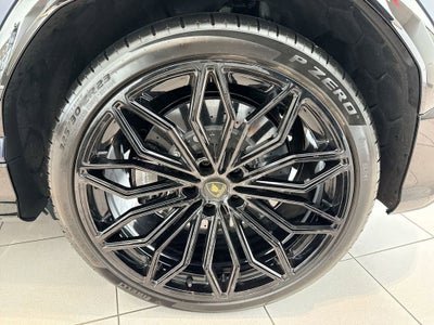 2025 Lamborghini Urus SE