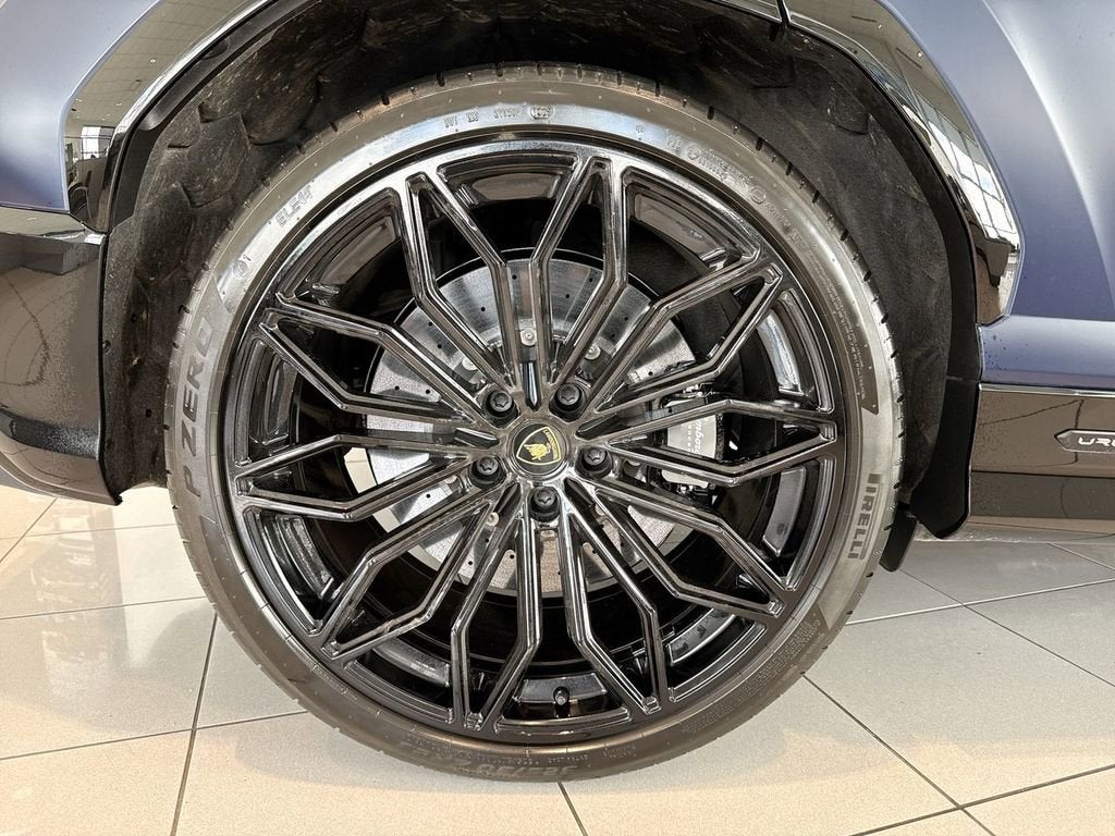 2025 Lamborghini Urus SE