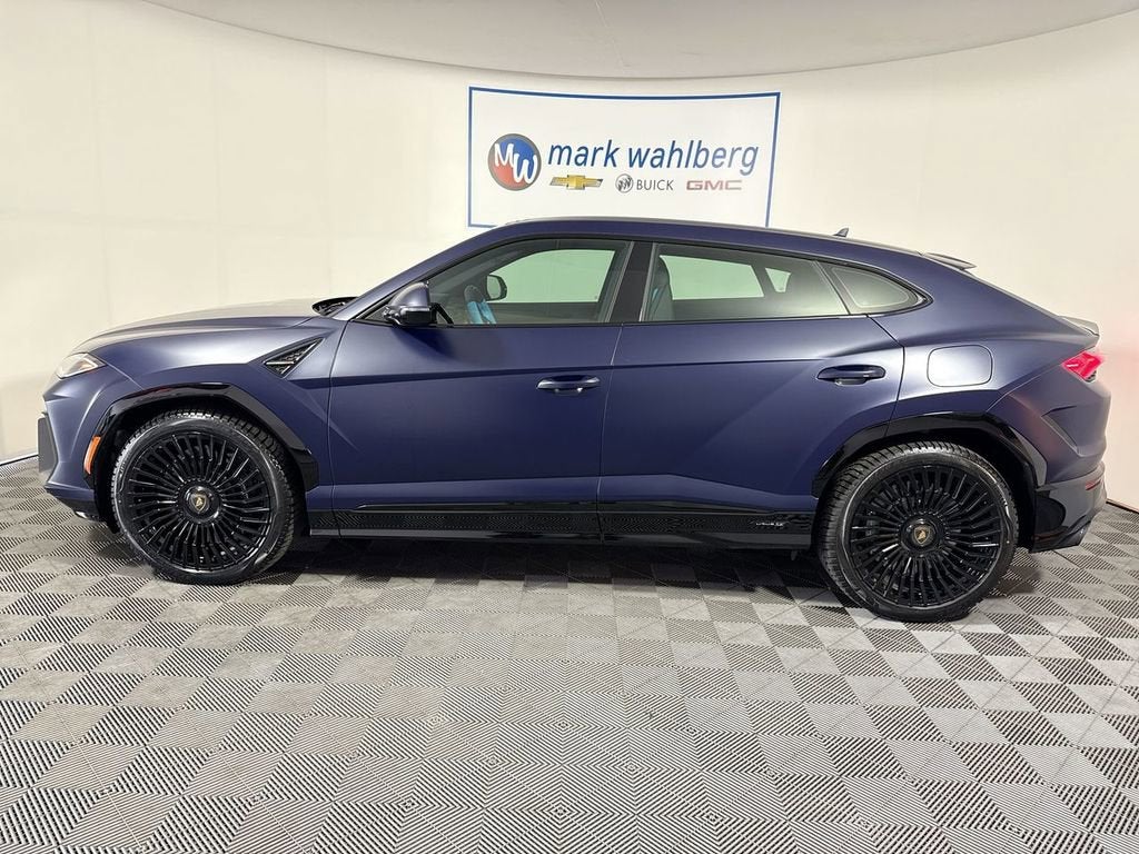 2025 Lamborghini Urus SE