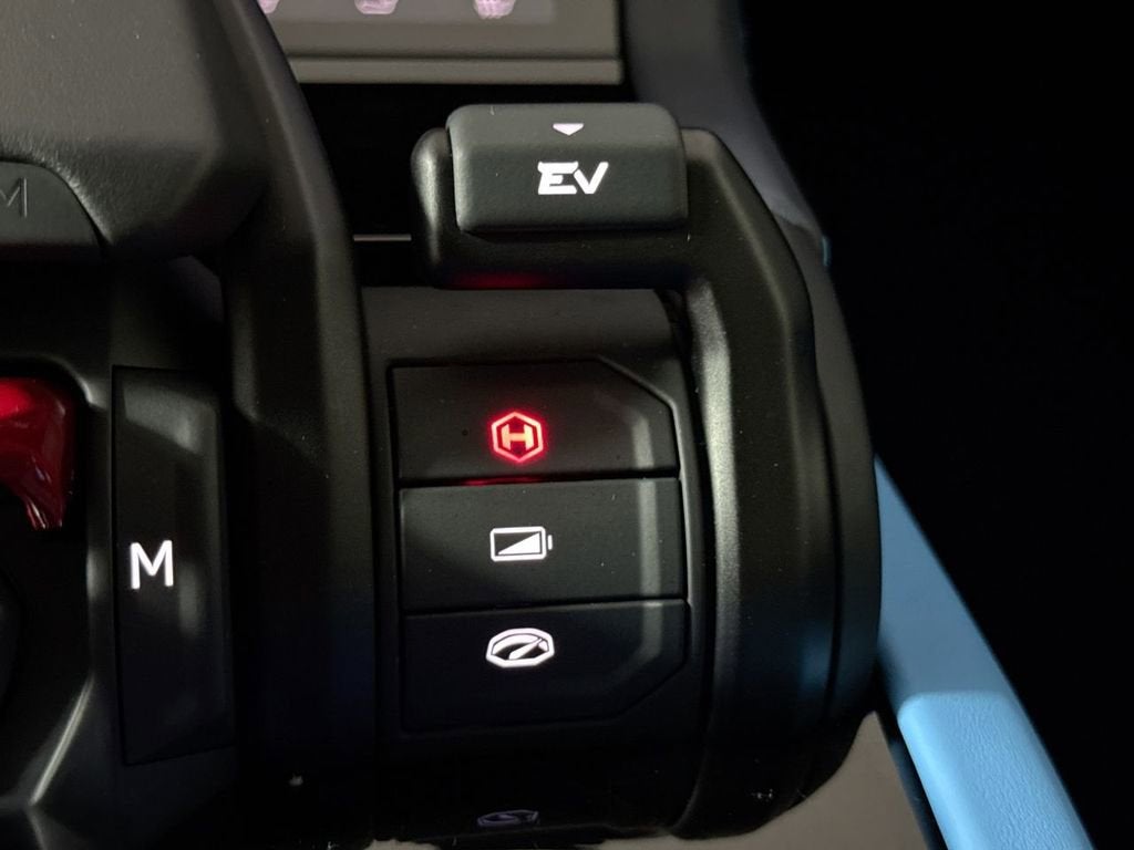 2025 Lamborghini Urus SE