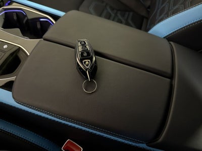 2025 Lamborghini Urus SE