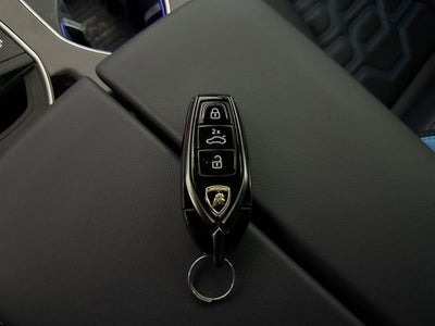 2025 Lamborghini Urus SE