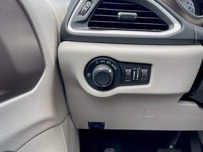2023 Chrysler Voyager LX
