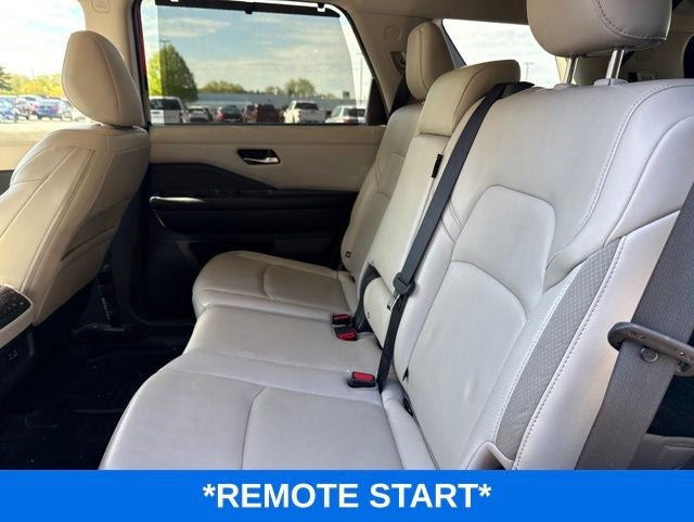 2023 Nissan Pathfinder SL 4WD