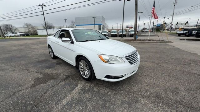 2013 Chrysler 200 Limited