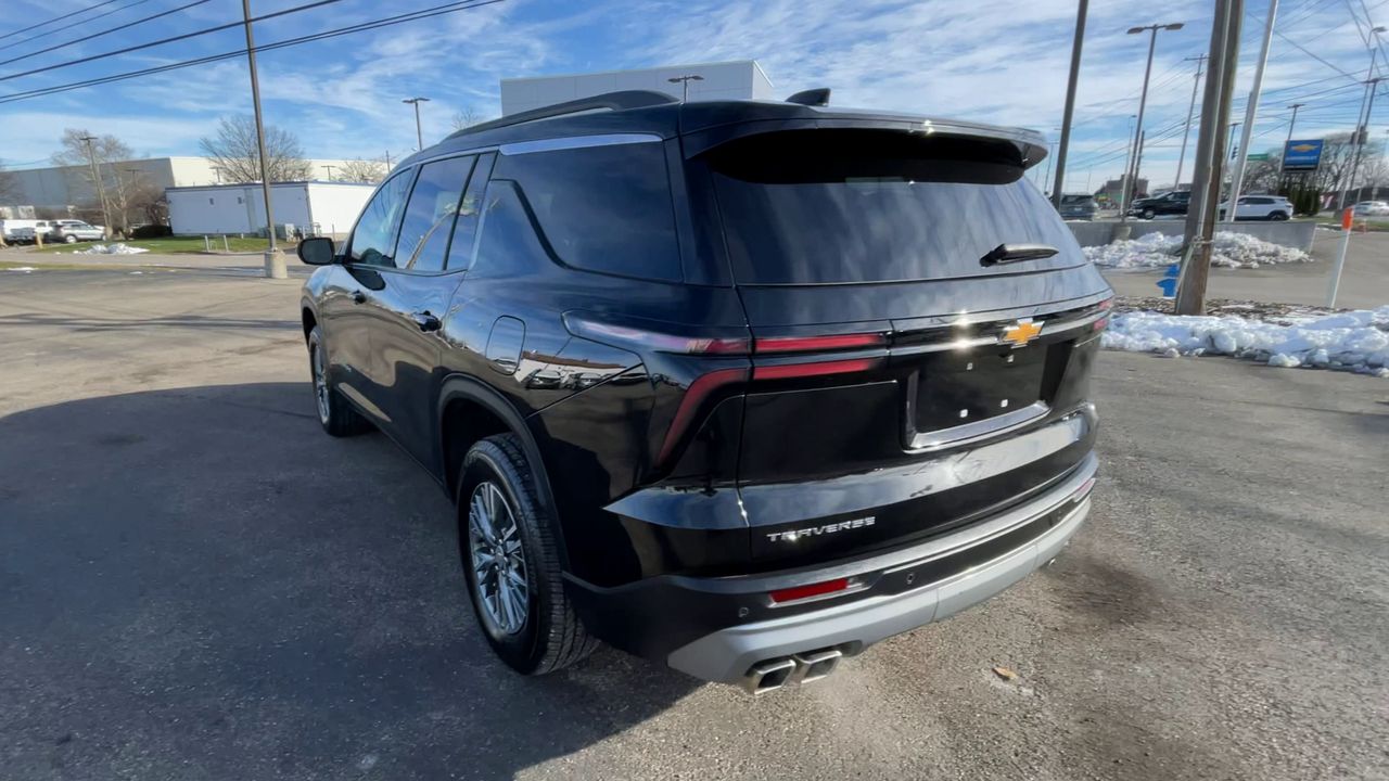2025 Chevrolet Traverse LT